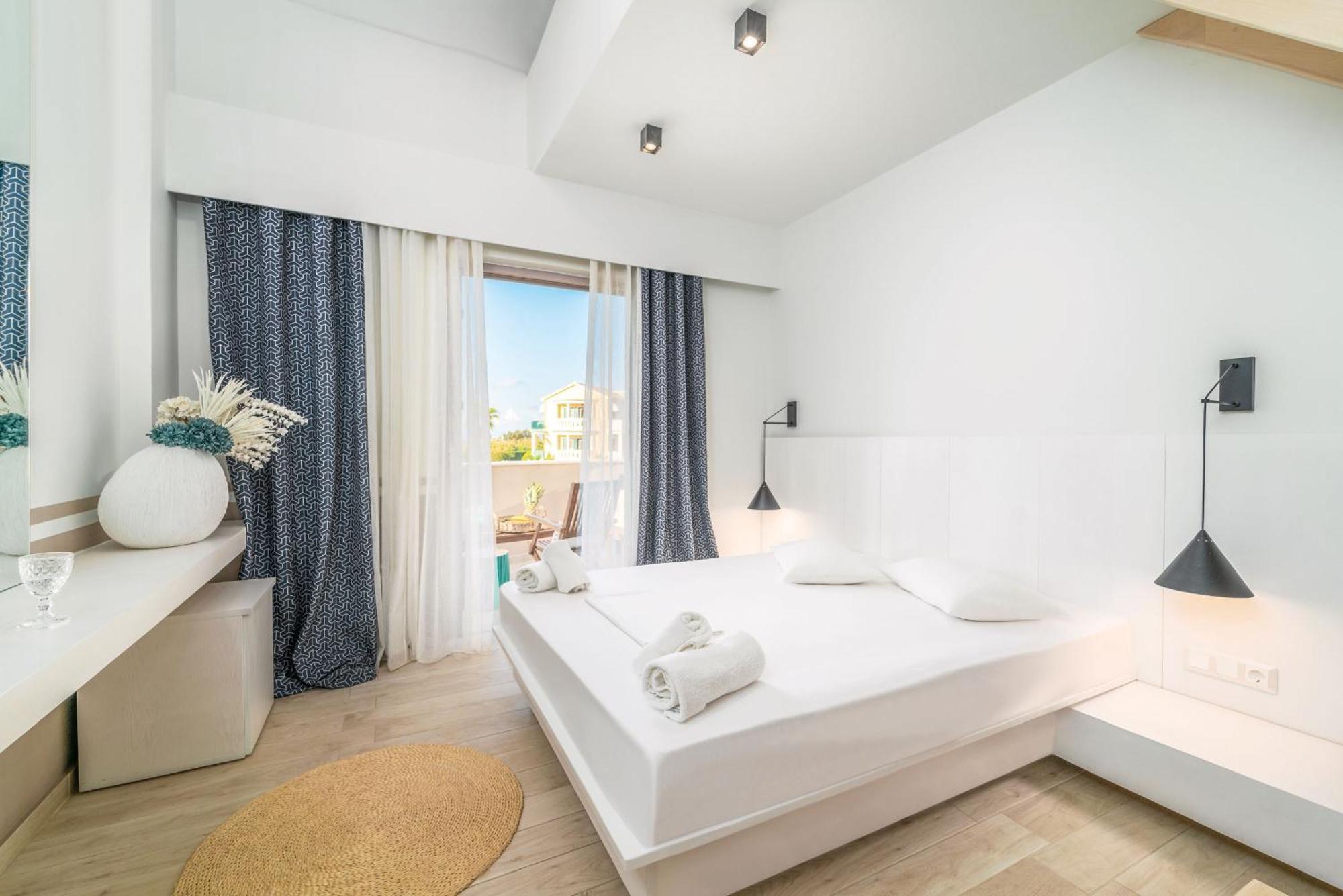 اجيوس ايوانيس San Giovanni Beach Resort And Suites الغرفة الصورة