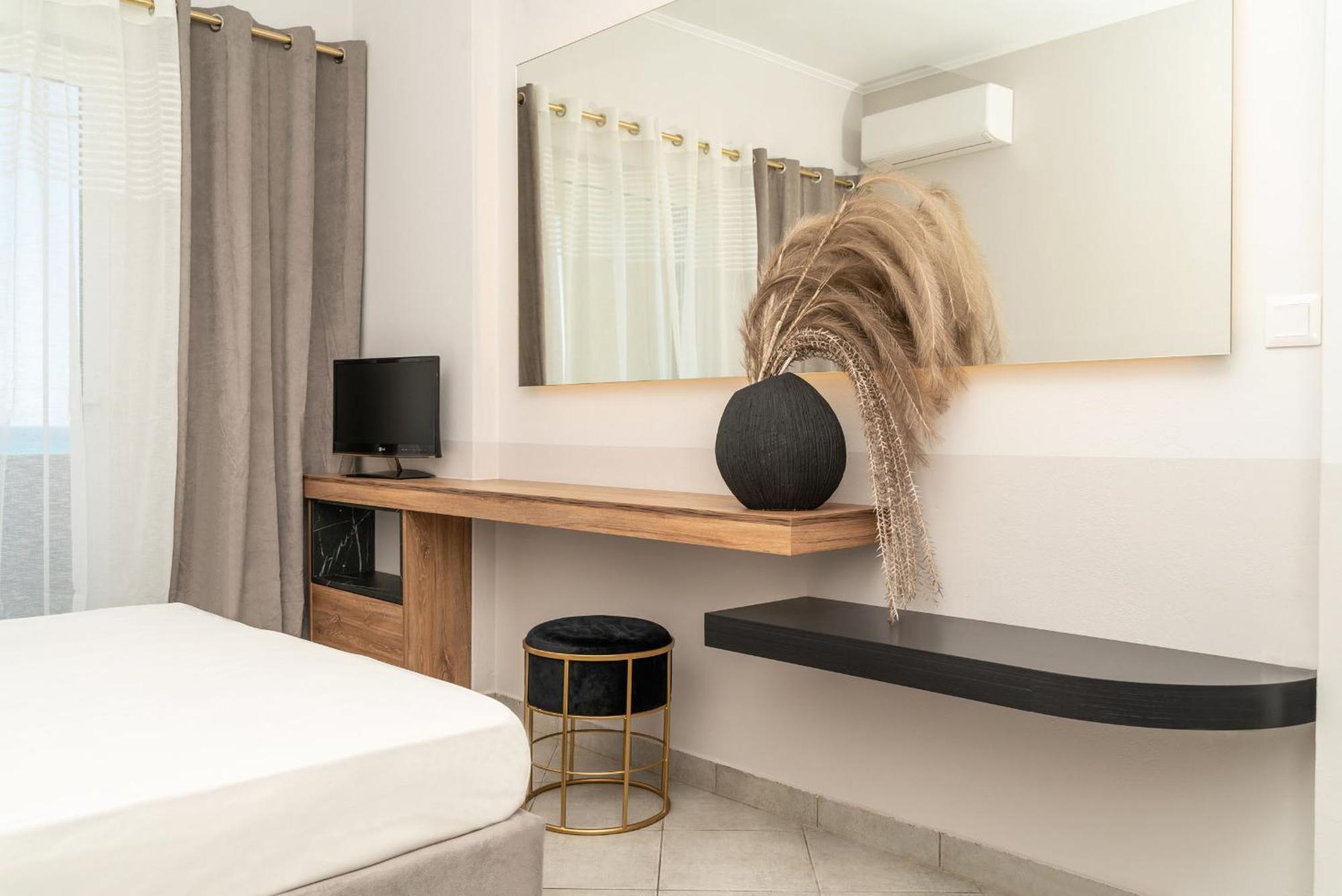 اجيوس ايوانيس San Giovanni Beach Resort And Suites الغرفة الصورة