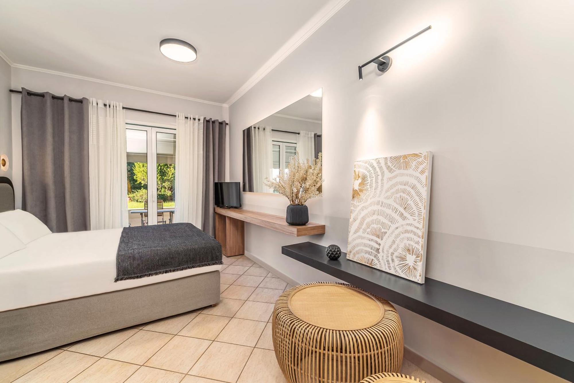 اجيوس ايوانيس San Giovanni Beach Resort And Suites الغرفة الصورة